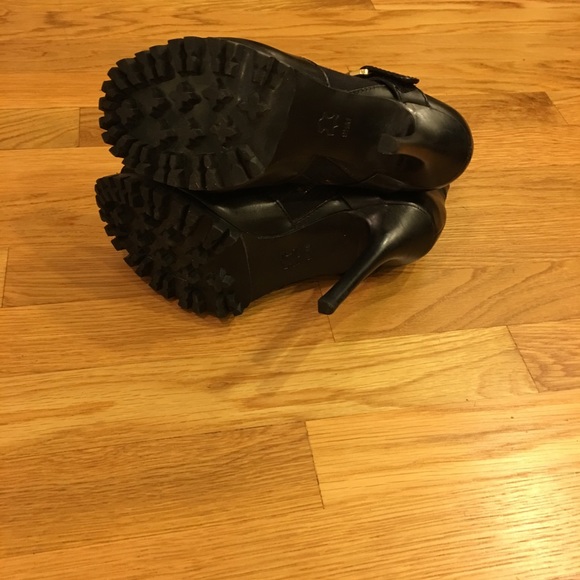 Tory Burch Black Open Toe Booties Size 9.5 - Picture 6 of 7